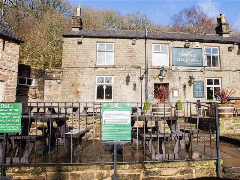 Oyo Ladybower Inn Bamford Kültér fotó