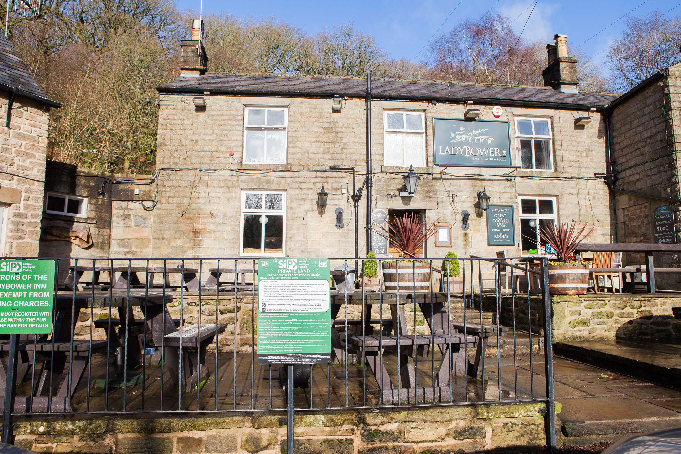 Oyo Ladybower Inn Bamford Kültér fotó