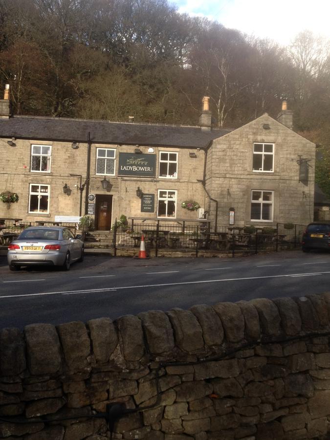 Oyo Ladybower Inn Bamford Kültér fotó